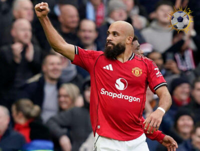 لاعبو مانشستر يونايتد وإيفرتون في مواجهة قوية بالدوري الإنجليزي الممتاز