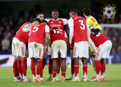 لاعبو أرسنال ومانشستر سيتي في منافسة على لقب الدوري الإنجليزي الممتاز