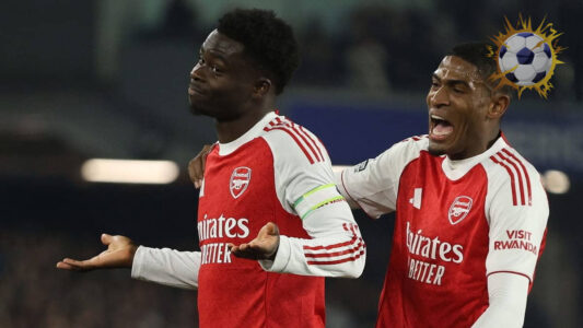 احتفال بوكايو ساكا بهدفه في مرمى برايتون في الدوري الإنجليزي الممتاز