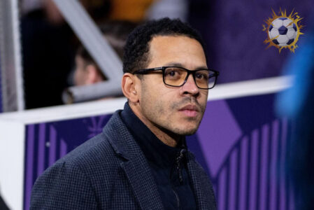 ليام روزينير مدرب تشيلسي يتحدث في مؤتمر صحفي عن انضباط اللاعبين والبطاقات الحمراء