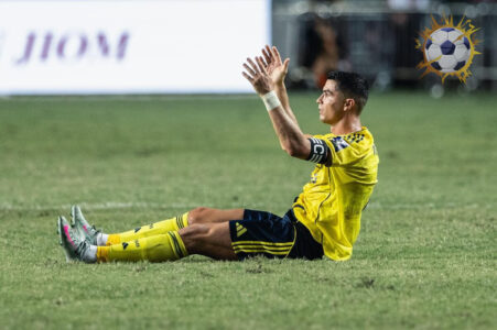 كريستيانو رونالدو يغادر الملعب مصاباً في مباراة النصر والفيحاء بالدوري السعودي