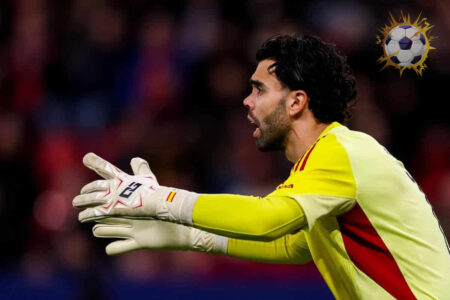 ديفيد رايا حارس مرمى إسبانيا وأرسنال خلال تدريبات المنتخب الإسباني