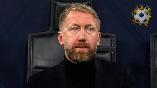 غراهام بوتر مدرب منتخب السويد خلال إحدى المباريات الدولية