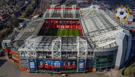 لاعبو مانشستر يونايتد وكريستال بالاس في مواجهة قوية بملعب أولد ترافورد بالدوري الإنجليزي الممتاز.