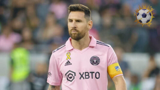 ليونيل ميسي يحتفل بهدفه رقم 900 في مسيرته الكروية بقميص إنتر ميامي ضد ناشفيل