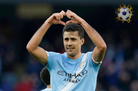 رودري لاعب مانشستر سيتي بقميص منتخب إسبانيا يتحدث عن مستقبله