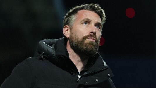 حزن لاعبي وولفرهامبتون بعد تأكد الهبوط من الدوري الإنجليزي الممتاز 2026