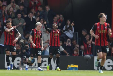 احتفال لاعبي بورنموث بالأهداف في مرمى كريستال بالاس بالدوري الإنجليزي