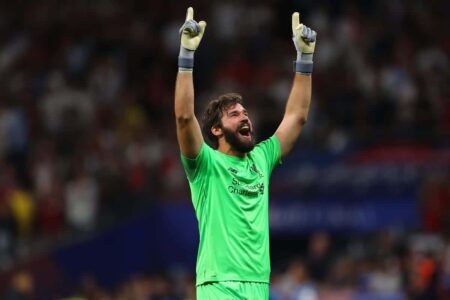 آرني سلوت يتحدث عن إصابة محمد صلاح وأليسون قبل مباراة مانشستر يونايتد وليفربول
