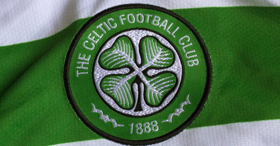احتفال لاعبي سيلتيك بالأهداف في مباراة سيلتيك ضد لاسك لينز بدوري أبطال أوروبا